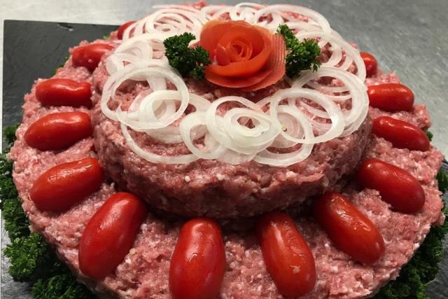 Schönes-Essen-Heiko-Schöne-Gorxheimertal-Laudenbach-Catering-Events-Hochzeitstorte-Mett-Hackfleisch